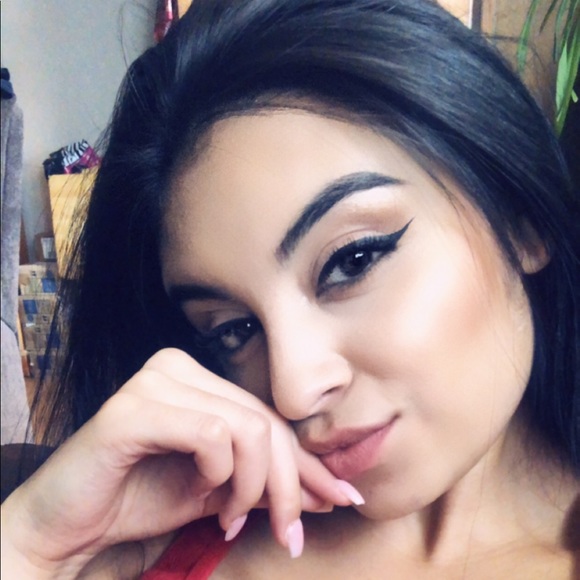 Meet your Posher, Clarissa - Picture 1 of 1